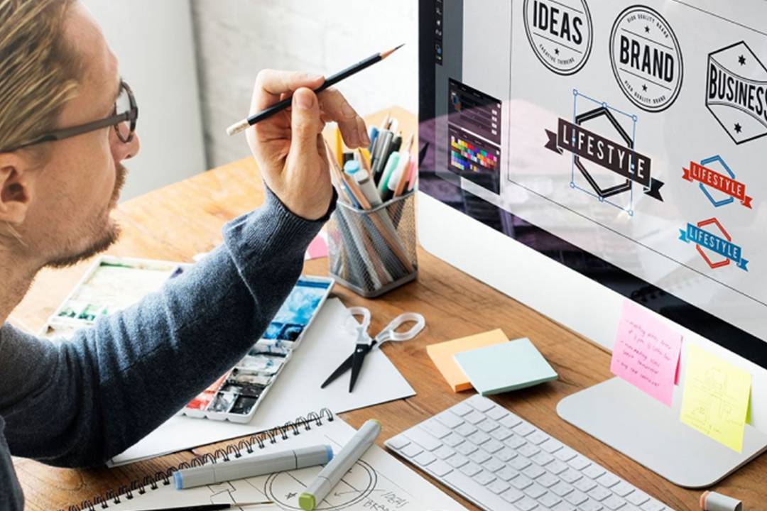 طراحی گرافیک محیطی در تهران: از تابلوهای تبلیغاتی تا دکوراسیون حرفه‌ای