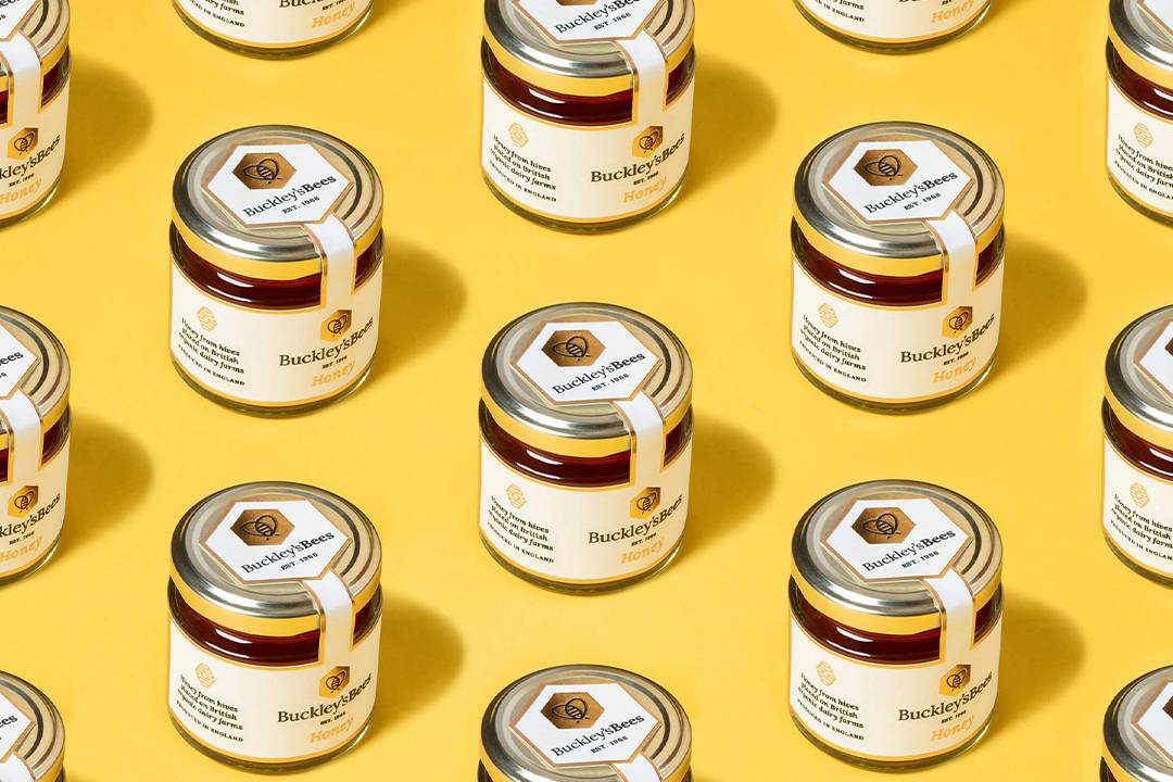 طراحی بسته بندی خلاقانه: کلید جذب مشتری با تضمین در استودیو گیلار